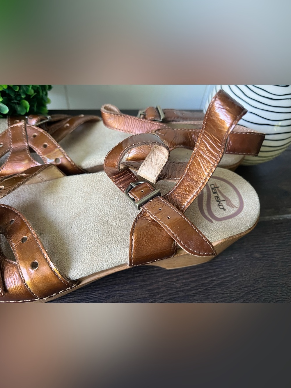 Dansko Sissy Patent Leather Copper Brown Clog Sandals Sz 40(US9.5-10) 9805162200 - Picture 6 of 15
